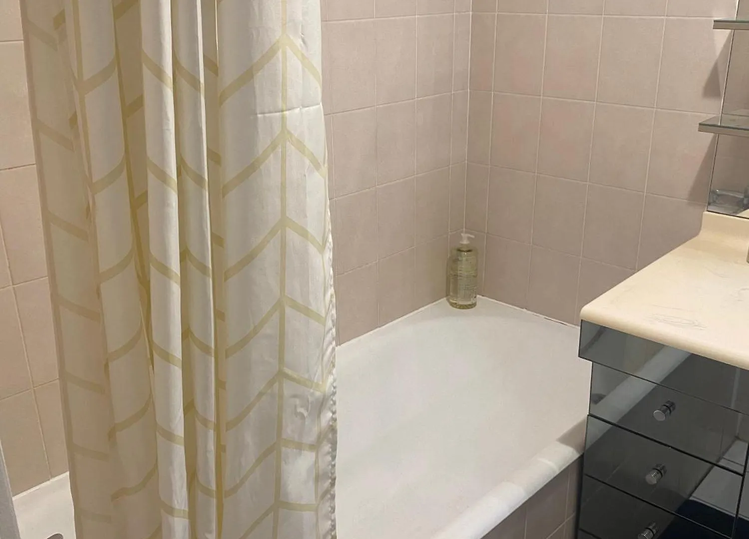 Le Vauvenargues Apartment Paris 0*,  France